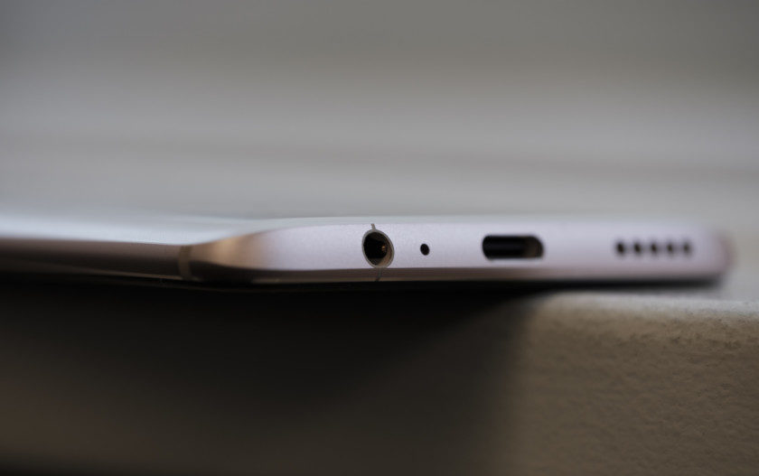 OnePlus назвав причину відмови від 3.5 мм аудіороз'єму