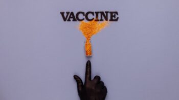 вакцинації від COVID-19 / вакцину проти COVID-19