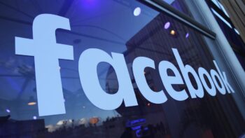 Facebook Найбільша соцмережа у світі