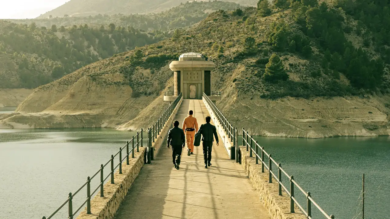 Бункер мільярдерів (El refugio atómico - Billionaires’ Bunker) Netflix