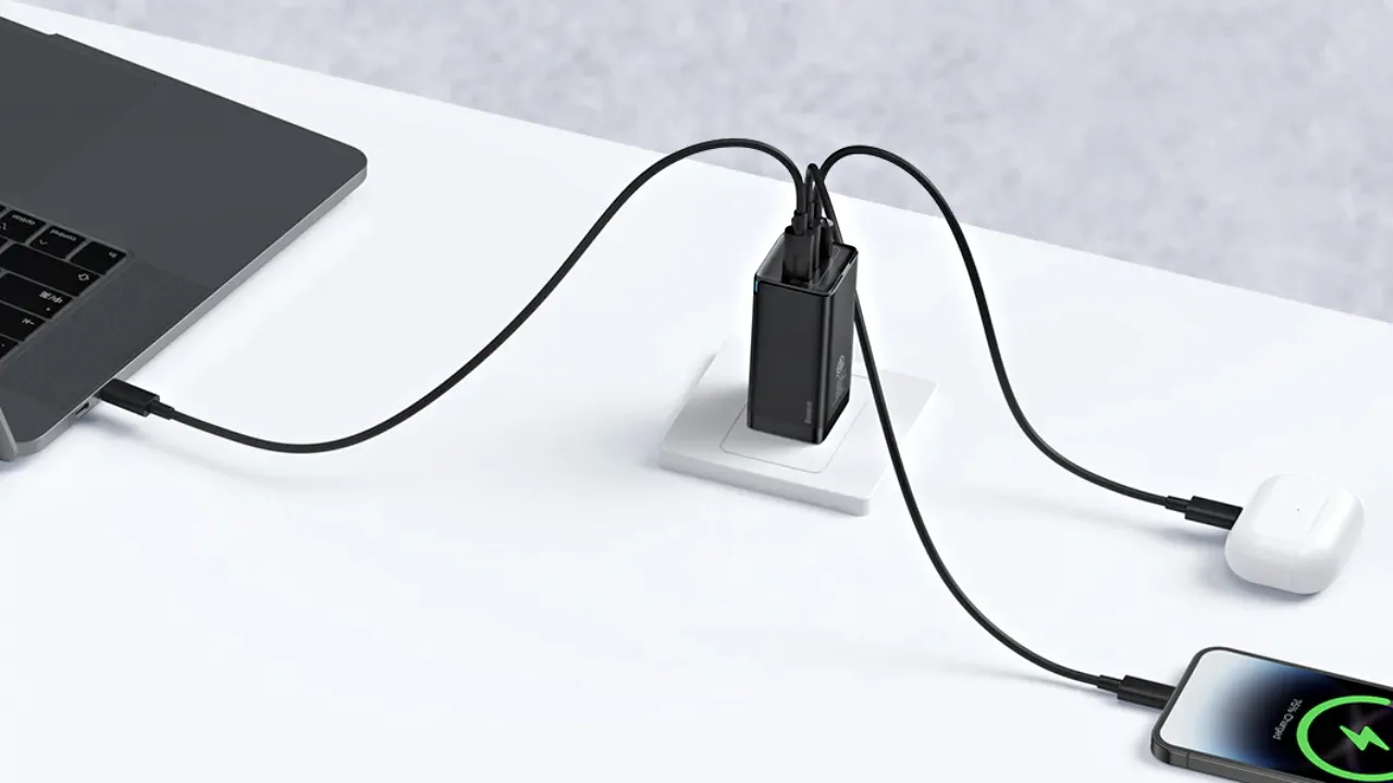 Зарядний пристрій Baseus GaN5 Pro 65 Вт